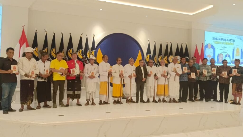 Prof. Gautam Kumar Jha & Dr. Somvir Luncurkan Buku ‘Singgasana Battisi: 32 Takhta Bidadari’ di Auditorium NasDem Bali
