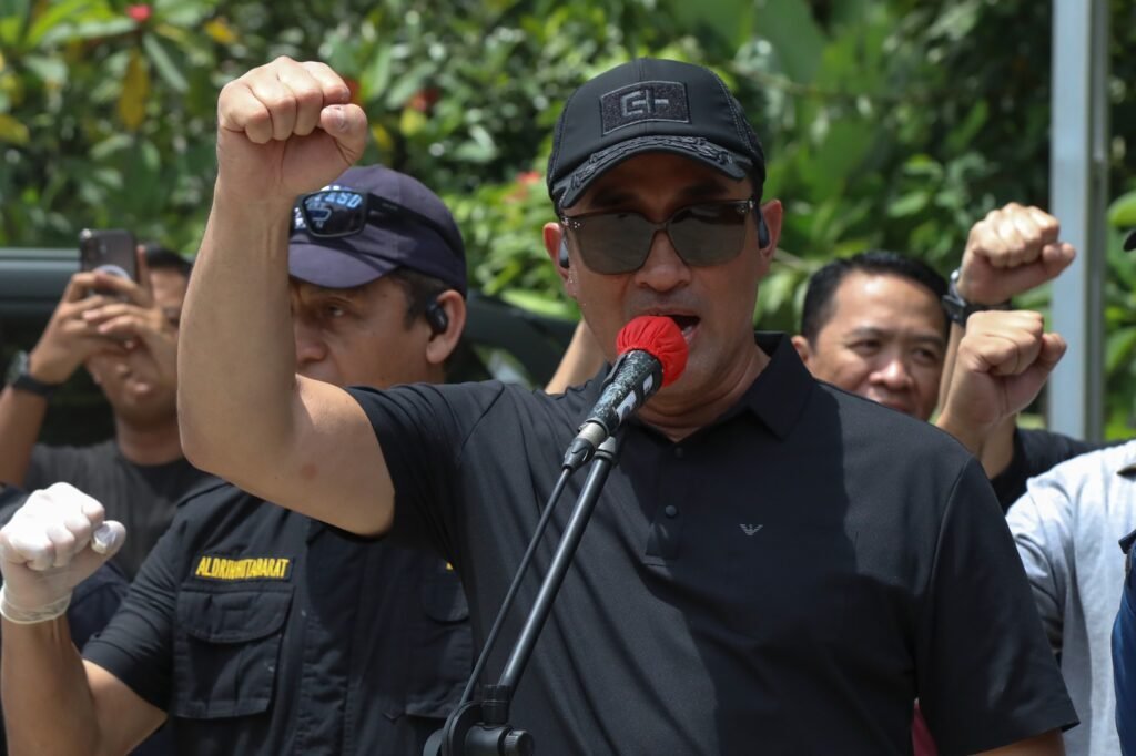 Sarang Narkoba Kampung Bahari Dibongkar, Miliaran Rupiah dan Senjata Api Diamankan