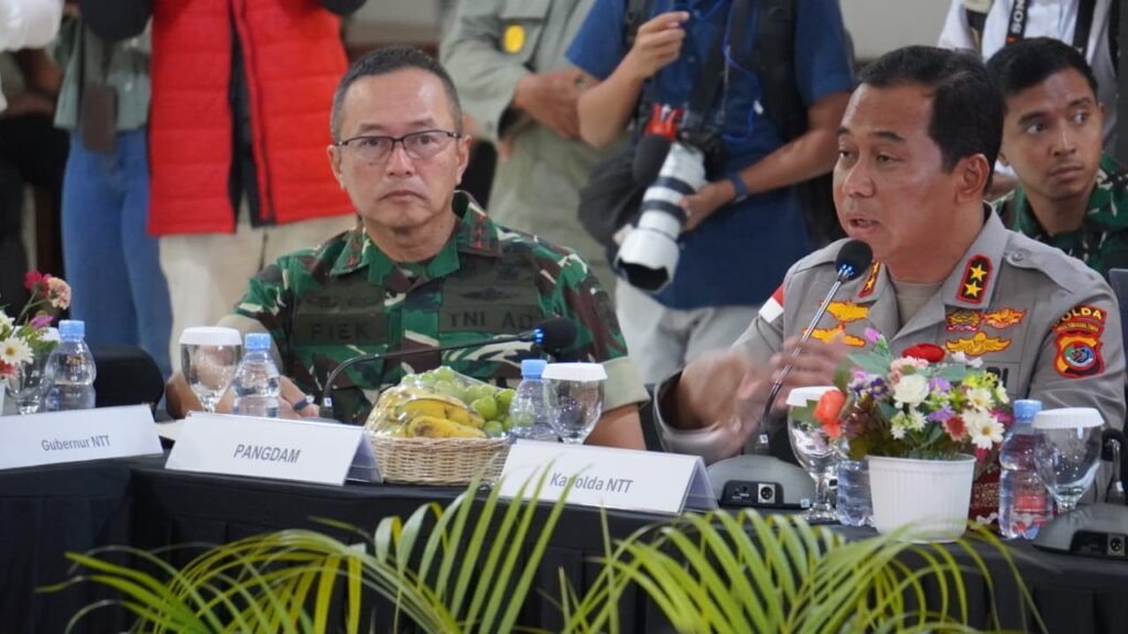 Penanggulangan Gempa Flores NTT: Kodam IX/Udayana Pasok Logistik dan Percepat Pemulihan